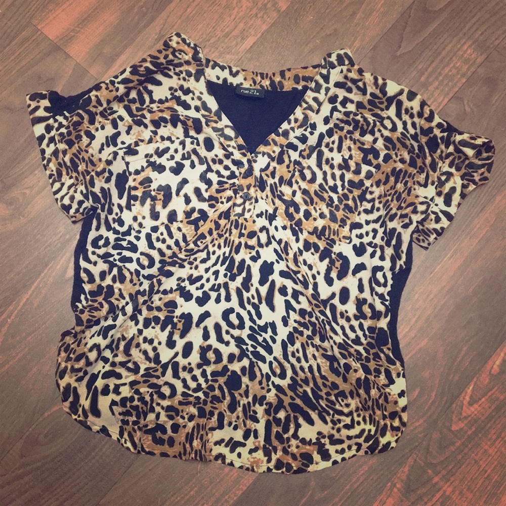 leopard print shear black t-shirt